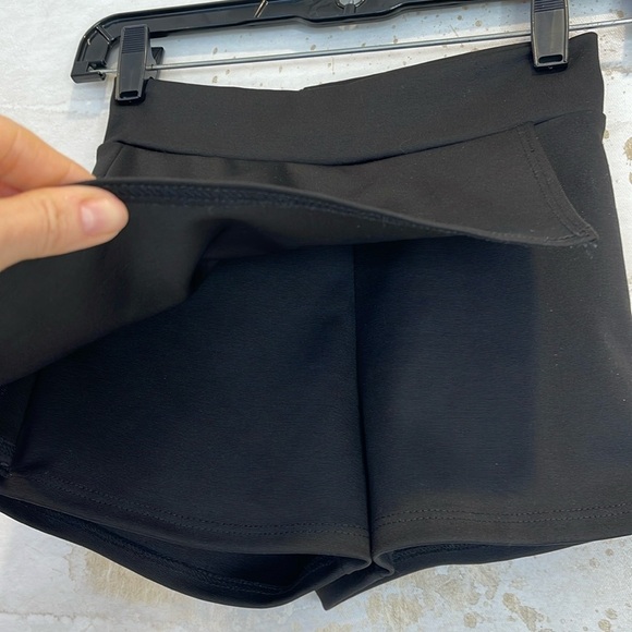 Kids layered flap skort (new without tag) - Picture 2 of 4